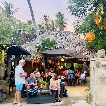 Aga Surf View Hotel Tangalle Exterior photo