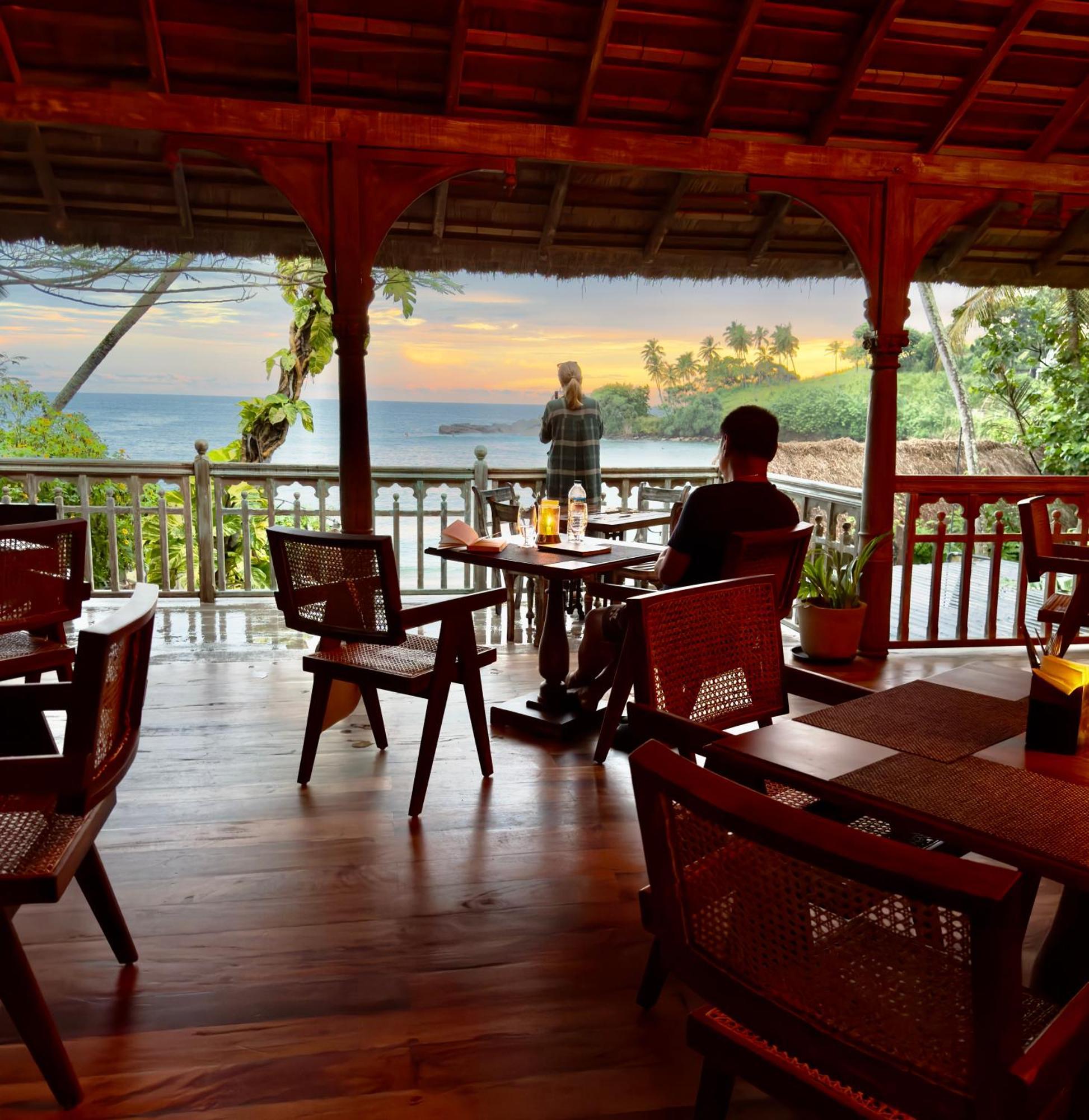 Aga Surf View Hotel Tangalle Exterior photo