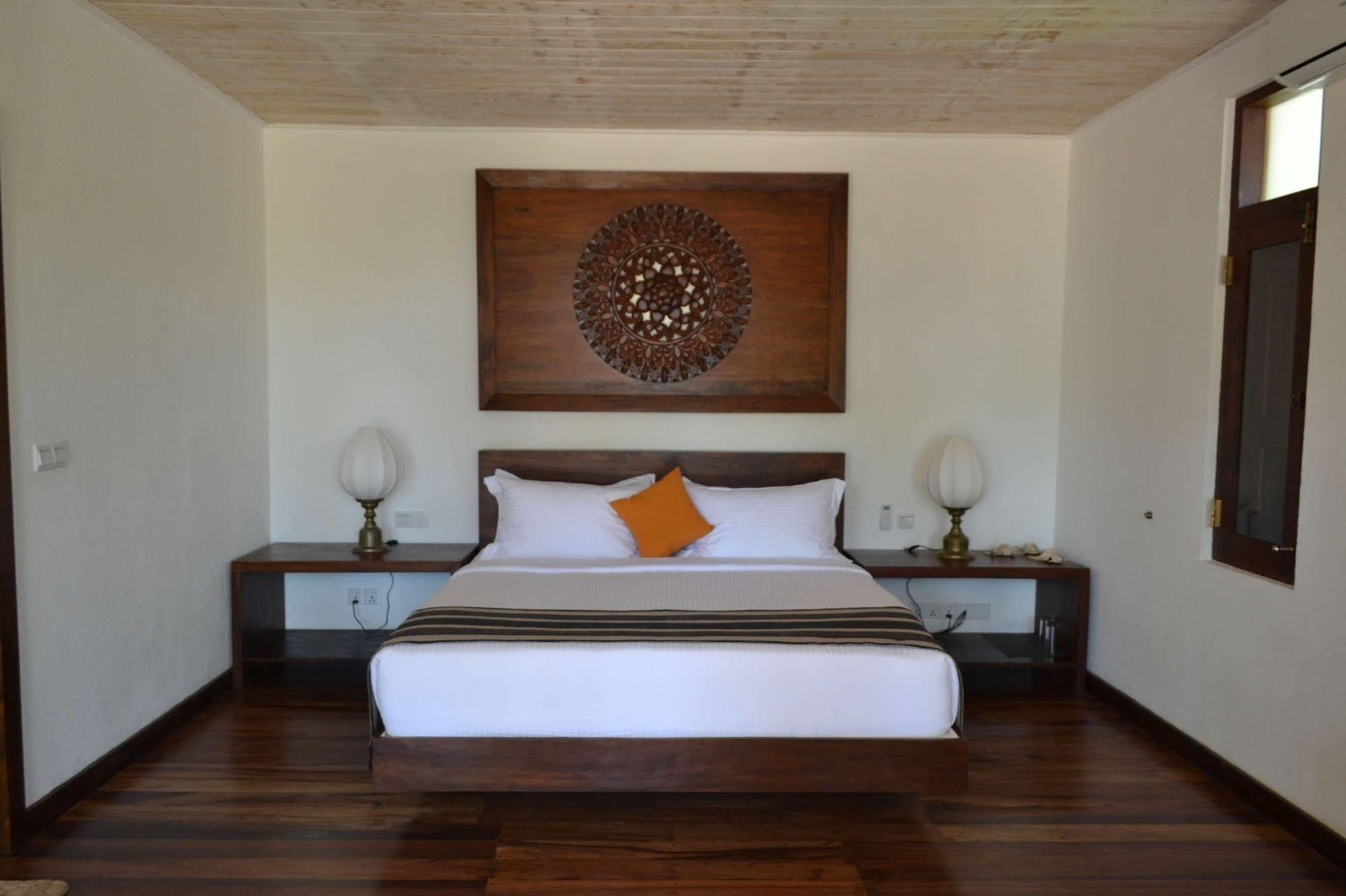 Aga Surf View Hotel Tangalle Exterior photo