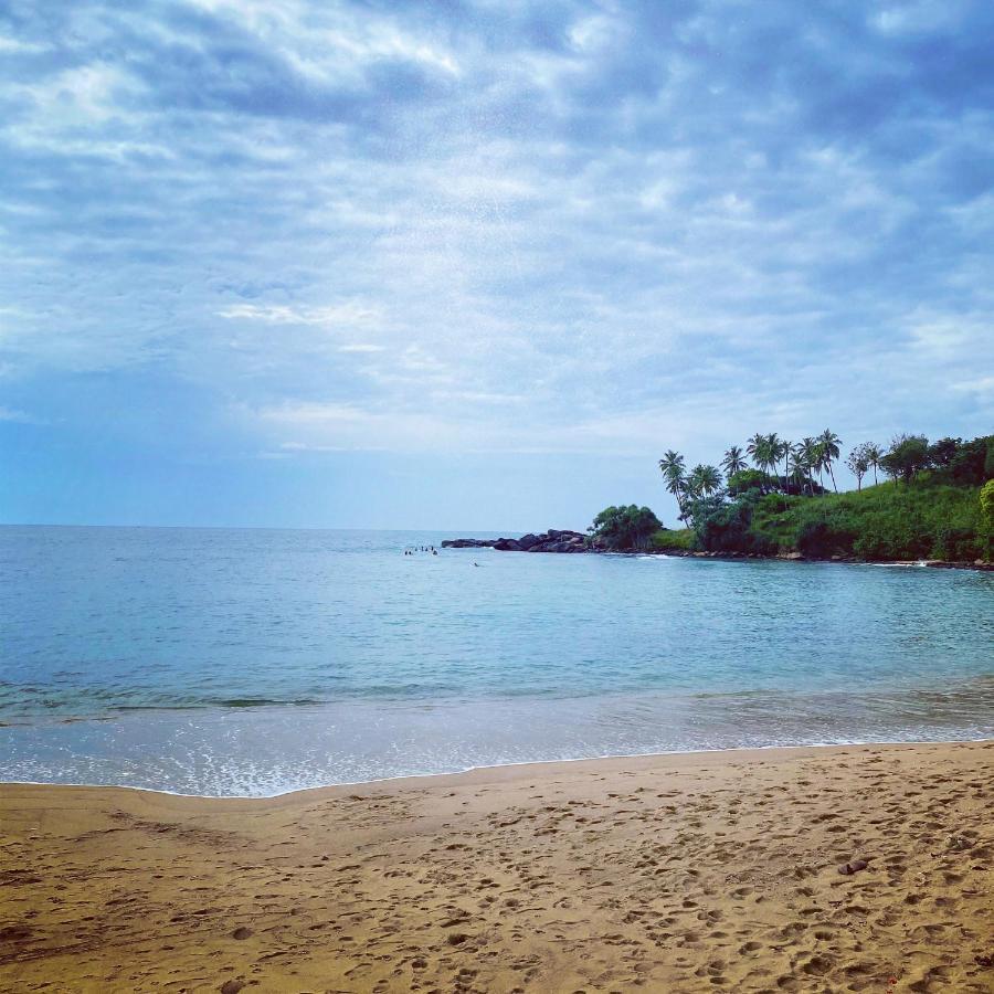 Aga Surf View Hotel Tangalle Exterior photo